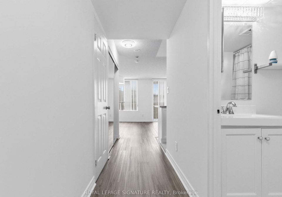 43-eglinton-avenue-e-toronto-ontario-c12897454