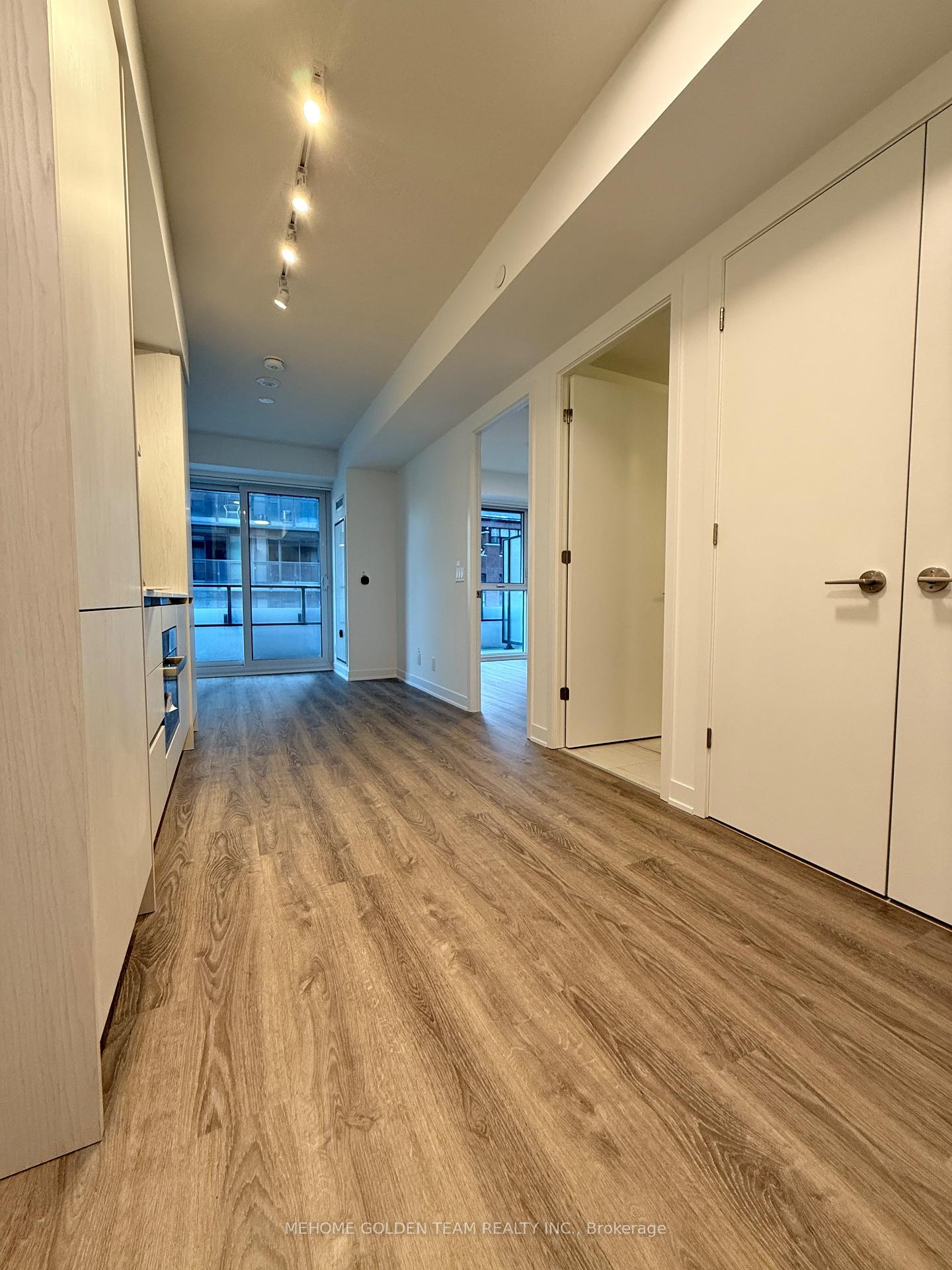 180-front-street-e-toronto-ontario-c12897660