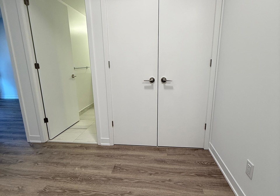 180-front-street-e-toronto-ontario-c12897660
