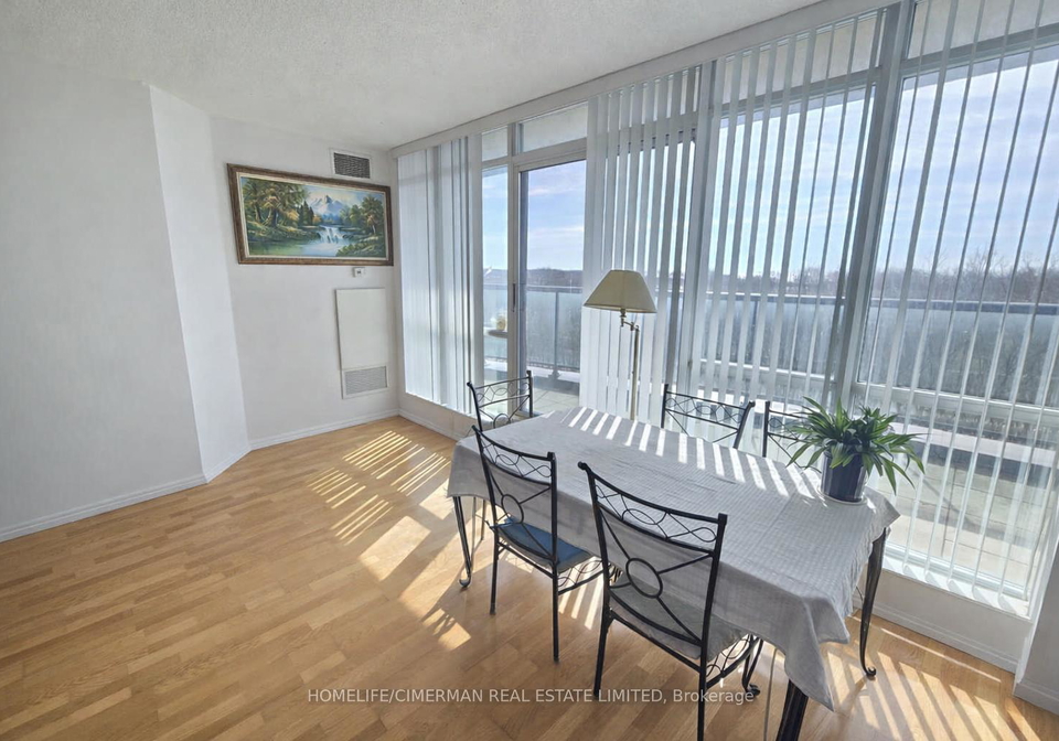 219-fort-york-boulevard-toronto-ontario-c12897786