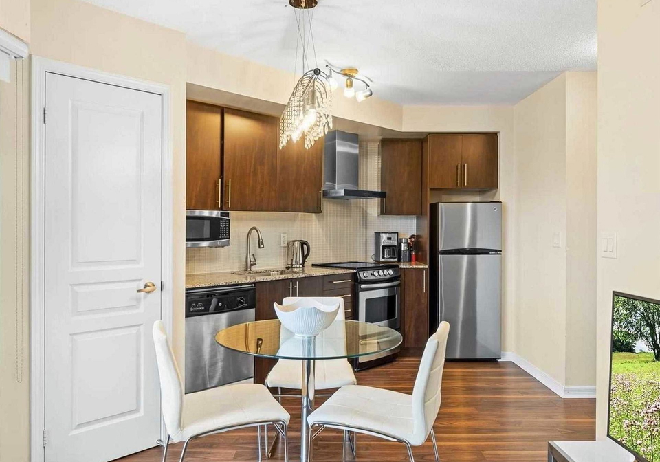 352-front-street-w-toronto-ontario-c12897844