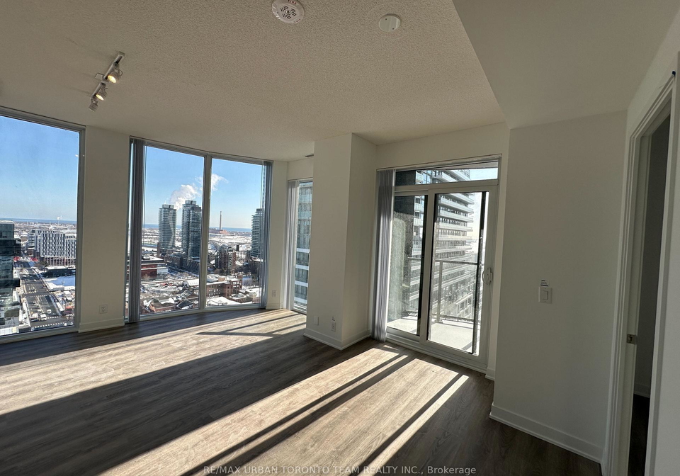 180-front-street-e-toronto-ontario-c12898744