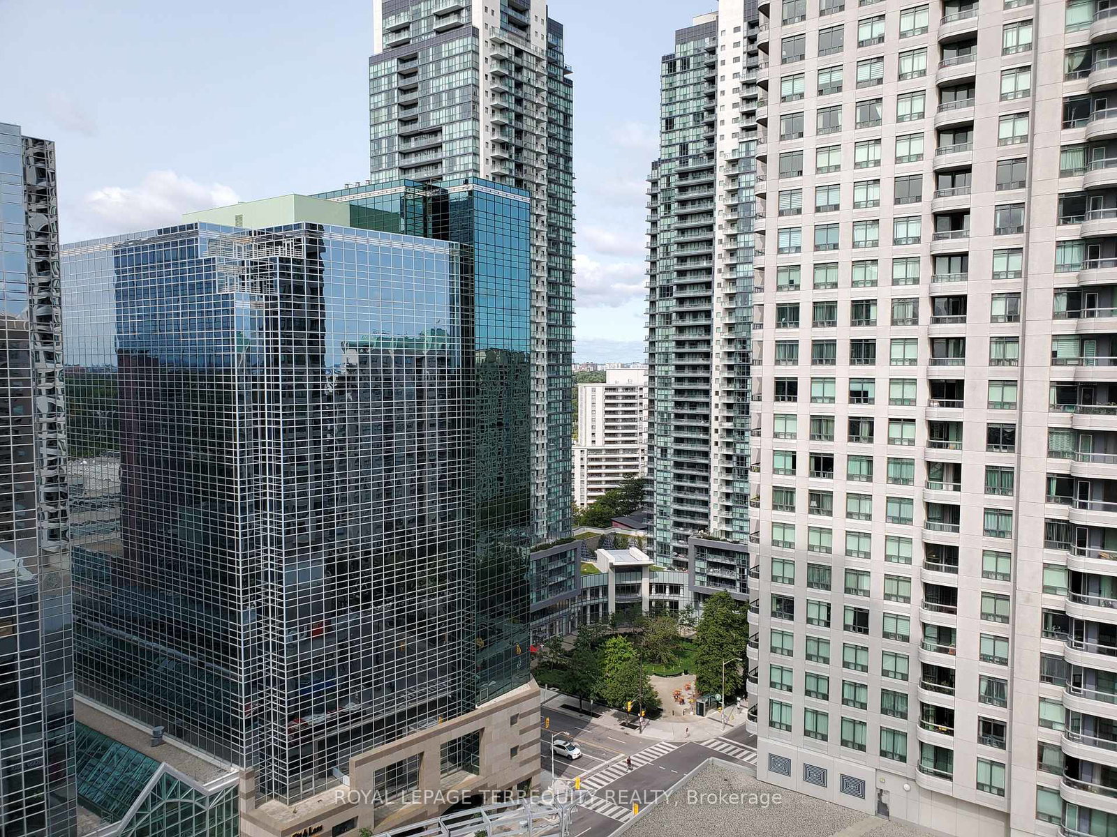8-hillcrest-avenue-north-york-ontario-c12898780