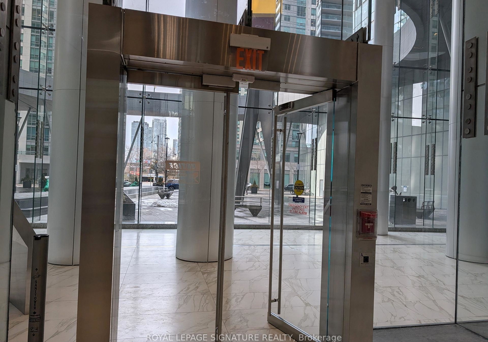 14-york-street-toronto-ontario-c12898990