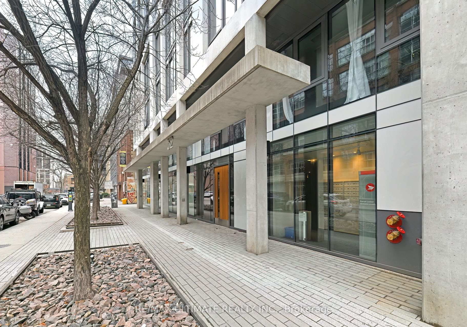32-camden-street-toronto-ontario-c12899040
