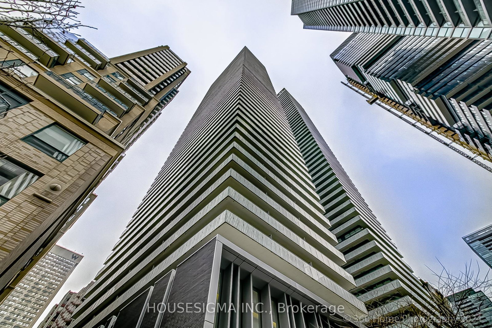 42-charles-street-e-toronto-ontario-c12899194
