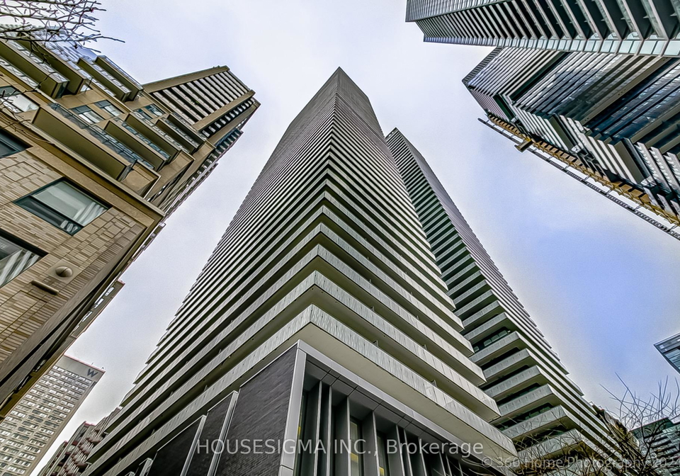 42-charles-street-e-toronto-ontario-c12899194