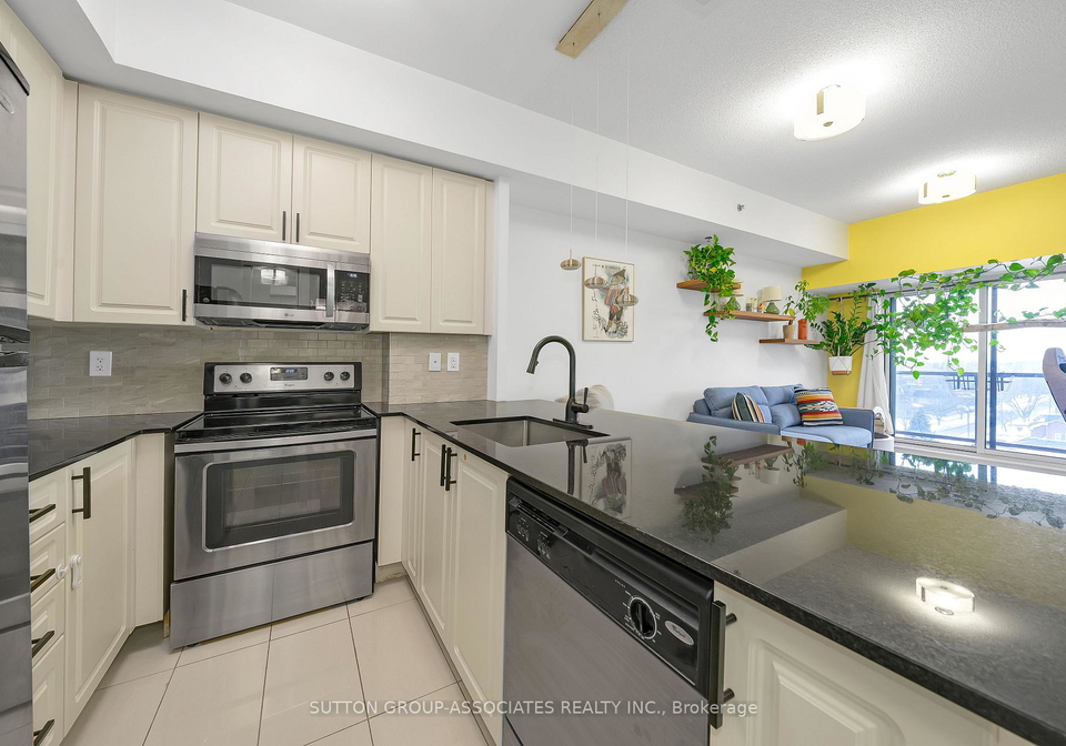 760-sheppard-avenue-w-toronto-ontario-c12899288