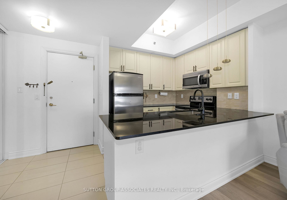 760-sheppard-avenue-w-toronto-ontario-c12899288