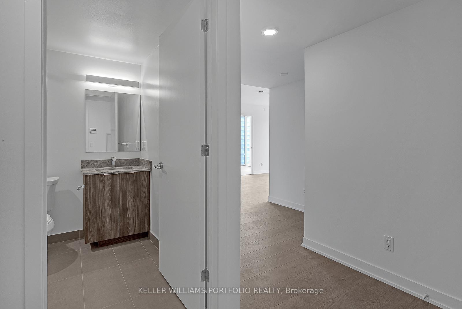 501-yonge-street-toronto-ontario-c12899344