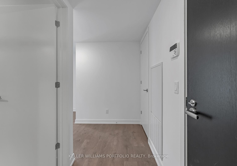 501-yonge-street-toronto-ontario-c12899344