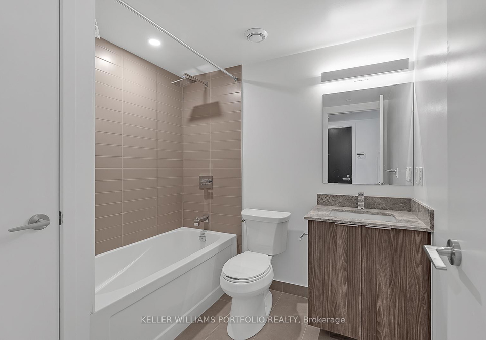 501-yonge-street-toronto-ontario-c12899344