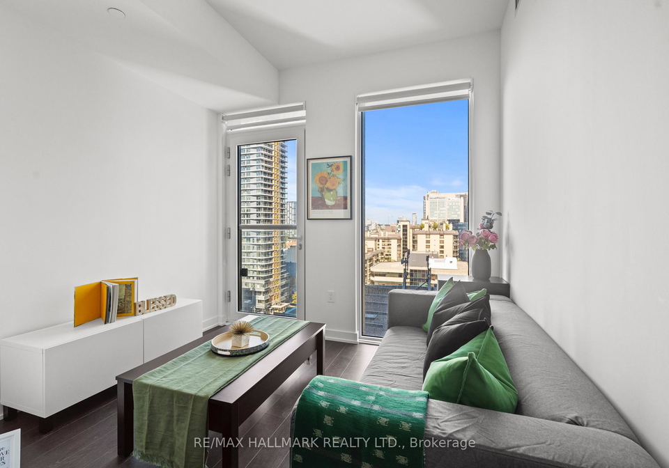 238-simcoe-street-toronto-ontario-c12899910