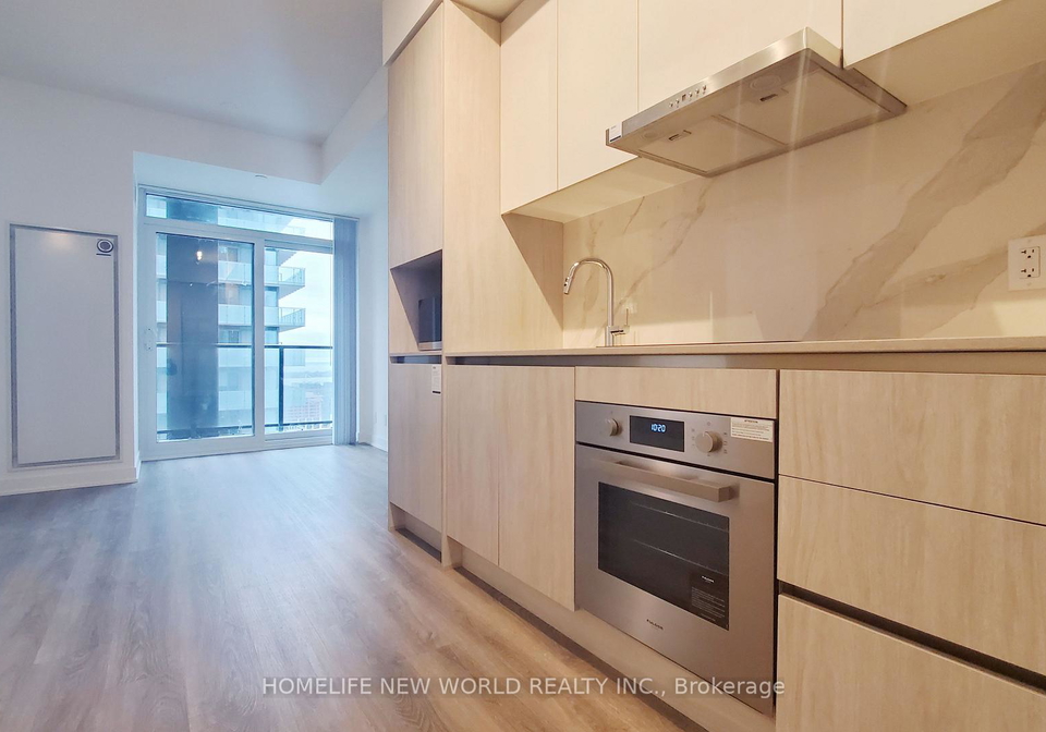 180-front-street-e-toronto-ontario-c12900180