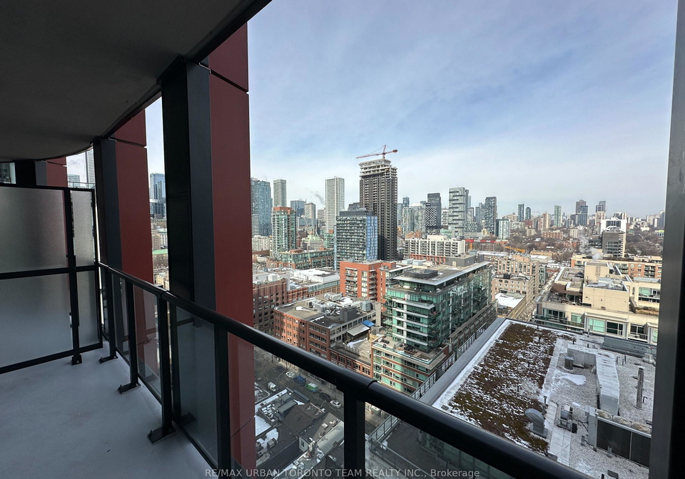 180-front-street-e-toronto-ontario-c12900406