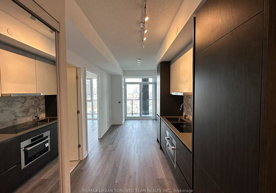 180-front-street-e-toronto-ontario-c12900406