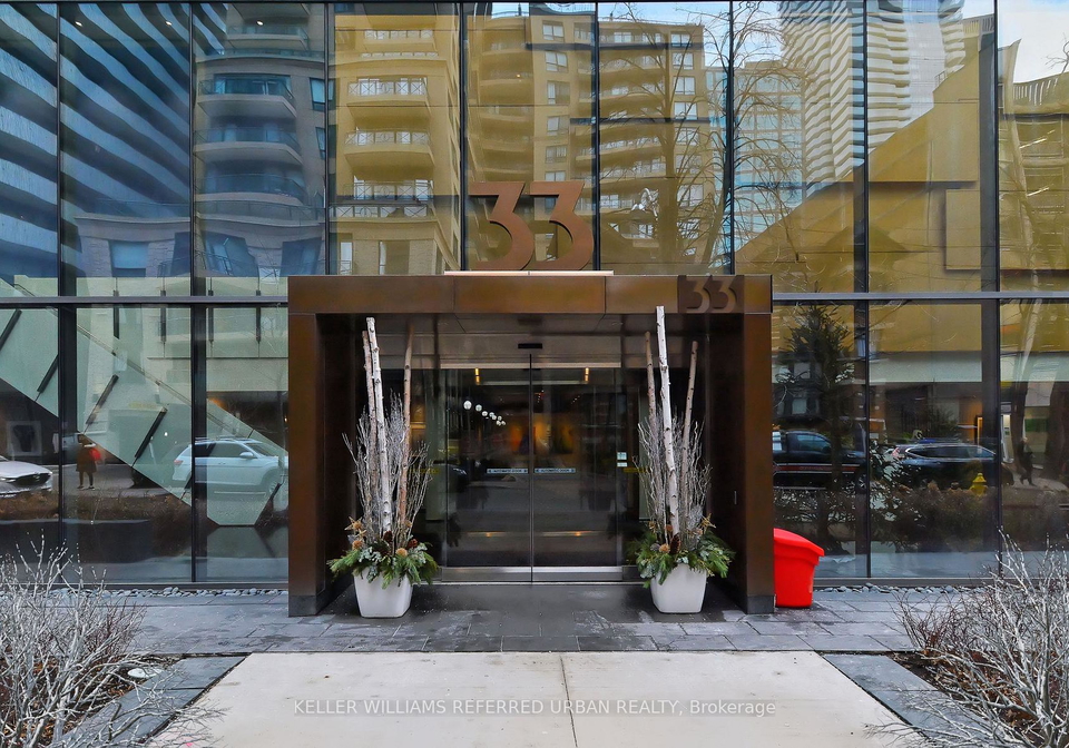 33-charles-street-e-toronto-ontario-c12900524