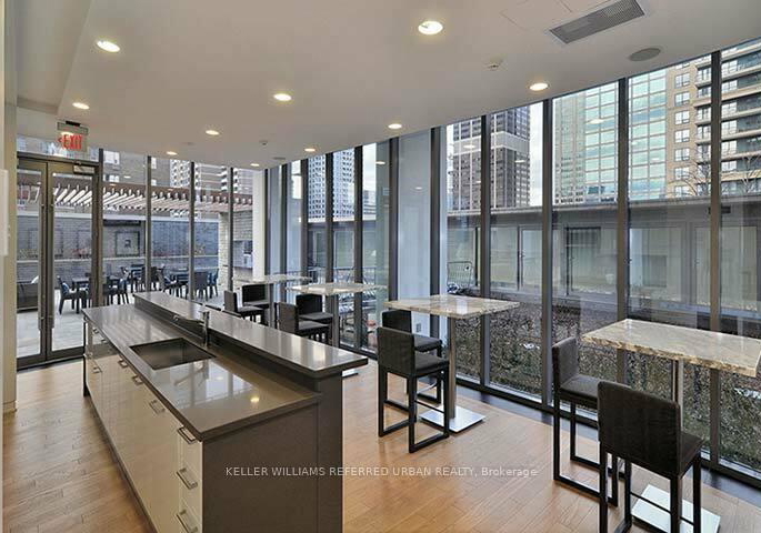 33-charles-street-e-toronto-ontario-c12900524