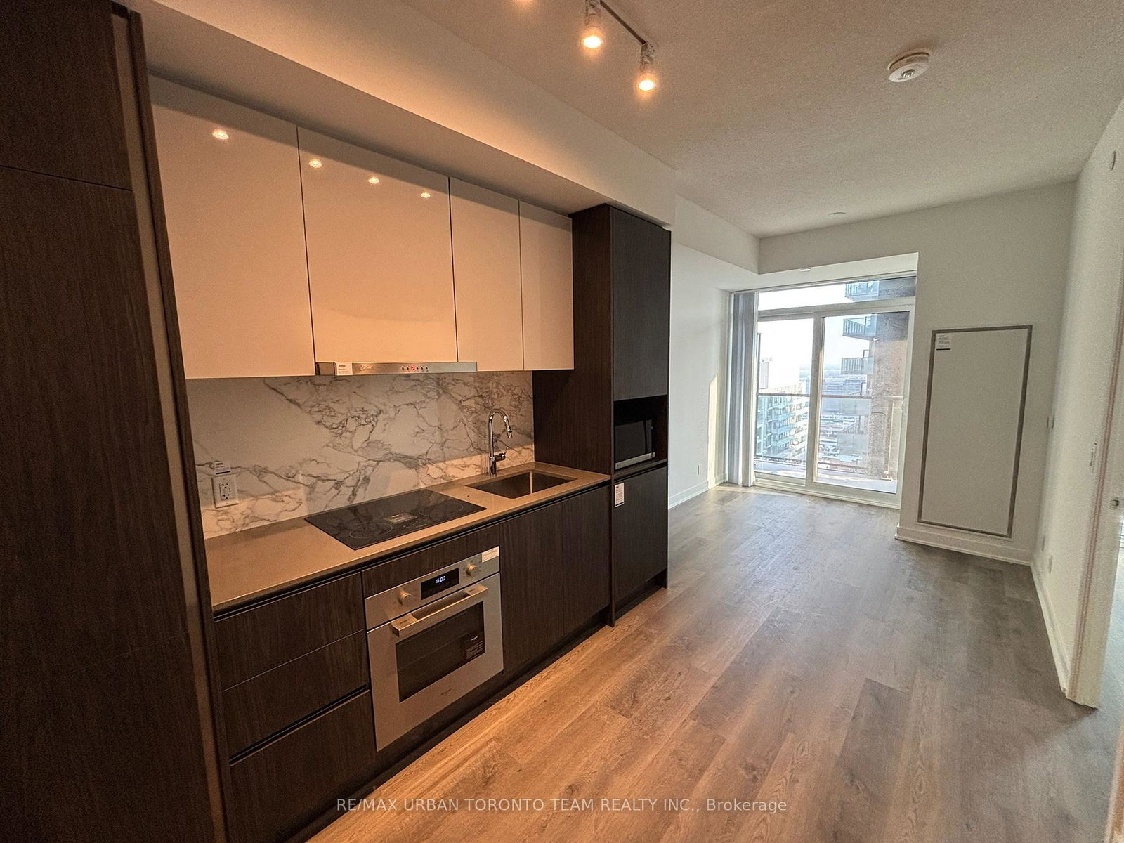 180-front-street-e-toronto-ontario-c12900536