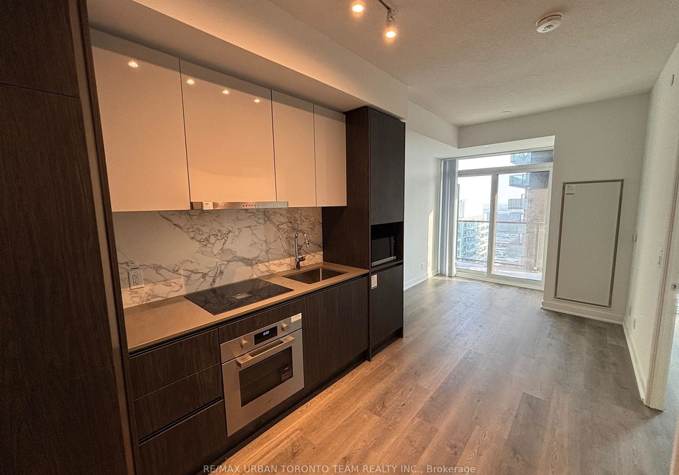180-front-street-e-toronto-ontario-c12900536