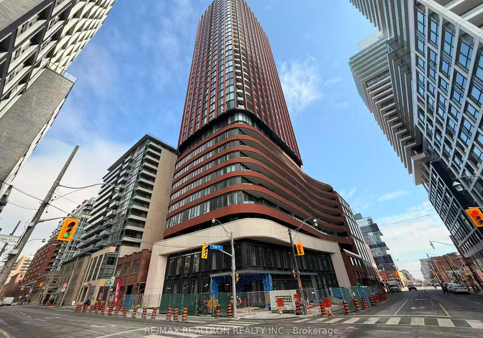 180-front-street-e-toronto-ontario-c12900908