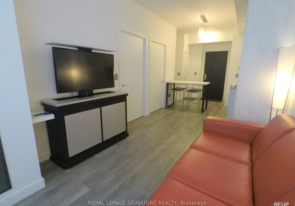 8-eglinton-avenue-w-toronto-ontario-c12901170