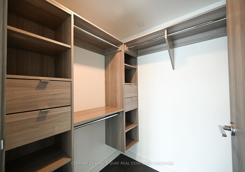 3-concord-cityplace-way-toronto-ontario-c12901456