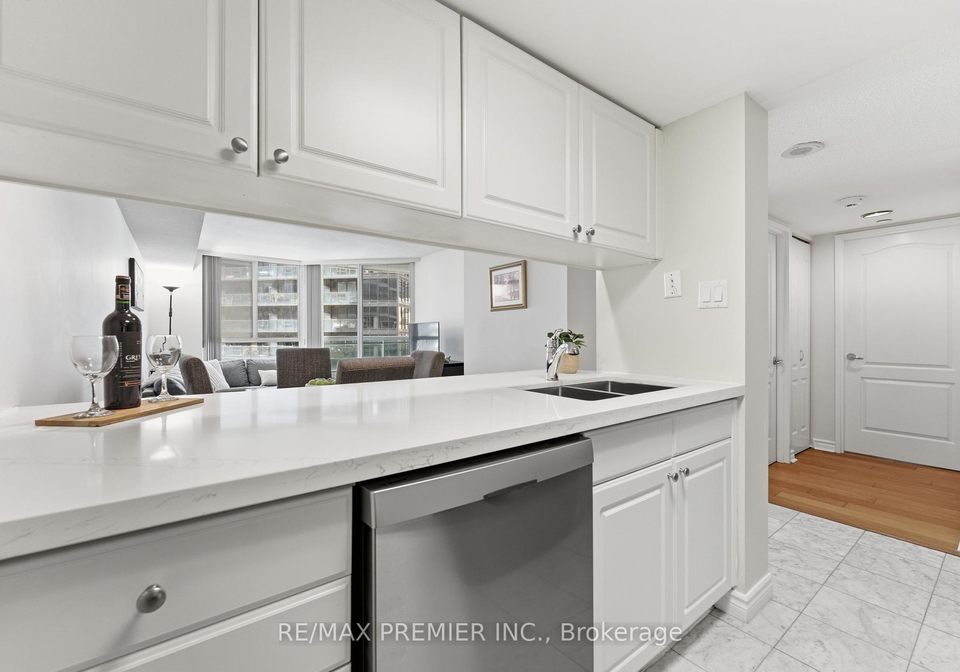 38-elm-street-toronto-ontario-c12901526