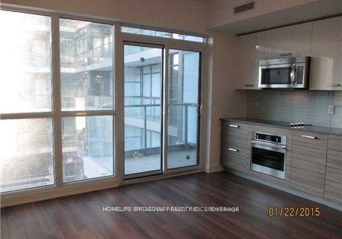 210-simcoe-street-toronto-ontario-c12901686
