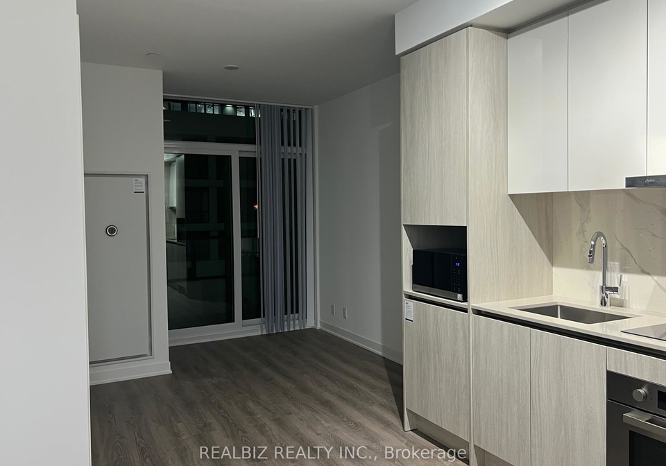180-front-street-e-toronto-ontario-c12901792