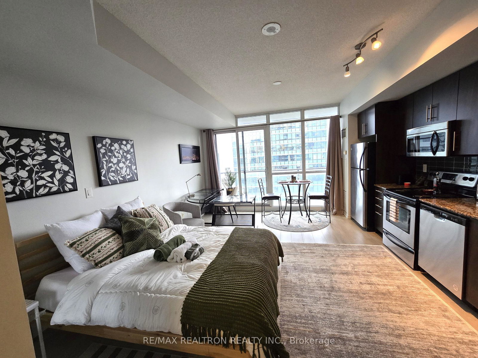 65-bremner-boulevard-toronto-ontario-c12902054