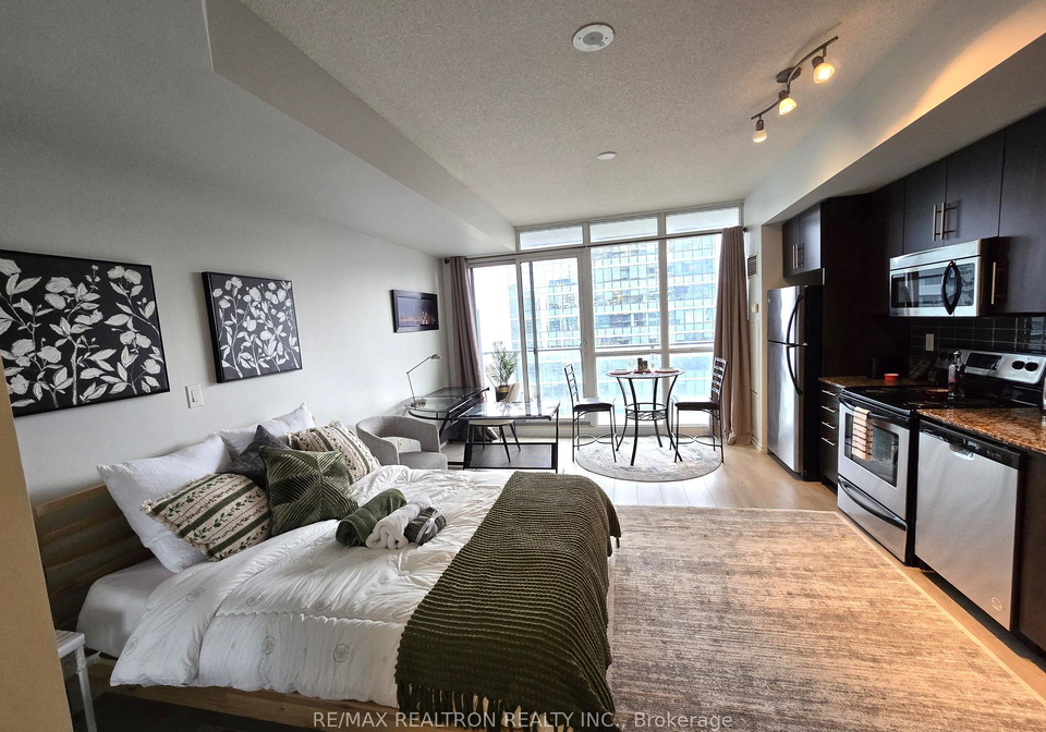65-bremner-boulevard-toronto-ontario-c12902054