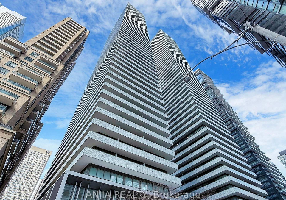 42-charles-street-e-toronto-ontario-c12902162