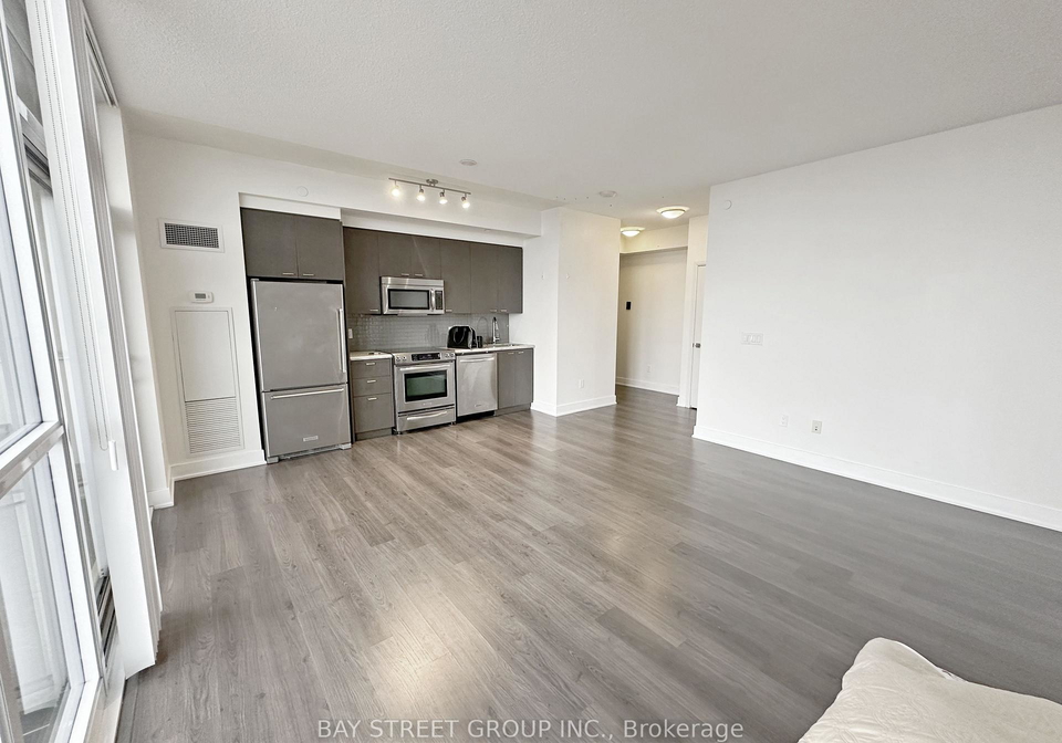 88-sheppard-avenue-e-north-york-ontario-c12902174