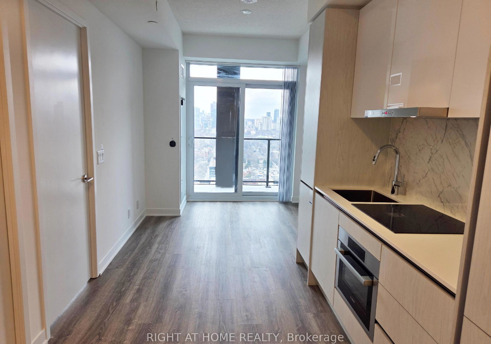 180-front-street-e-toronto-ontario-c12902440