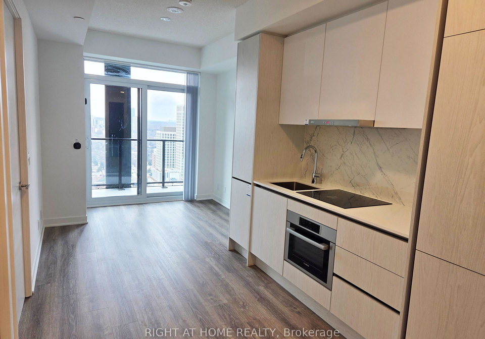 180-front-street-e-toronto-ontario-c12902440