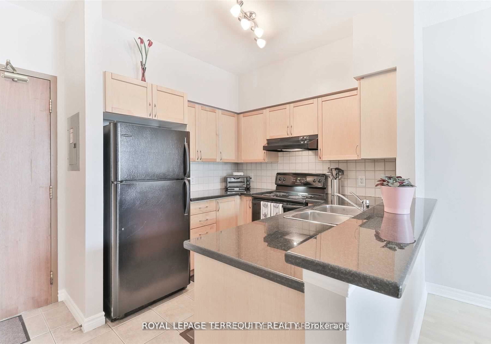 3830-bathurst-street-toronto-ontario-c12902456
