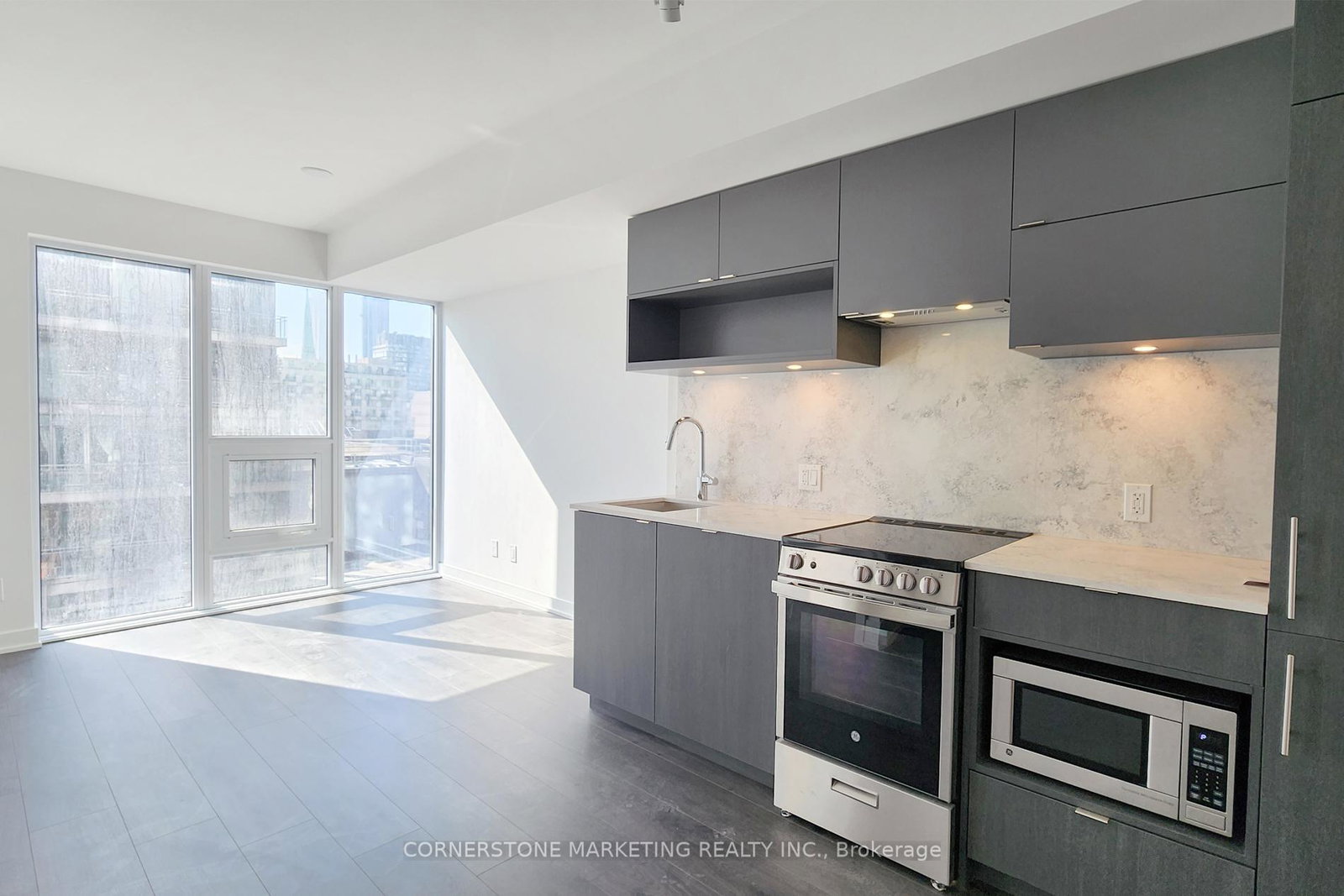 100-queen-street-e-toronto-ontario-c12902802