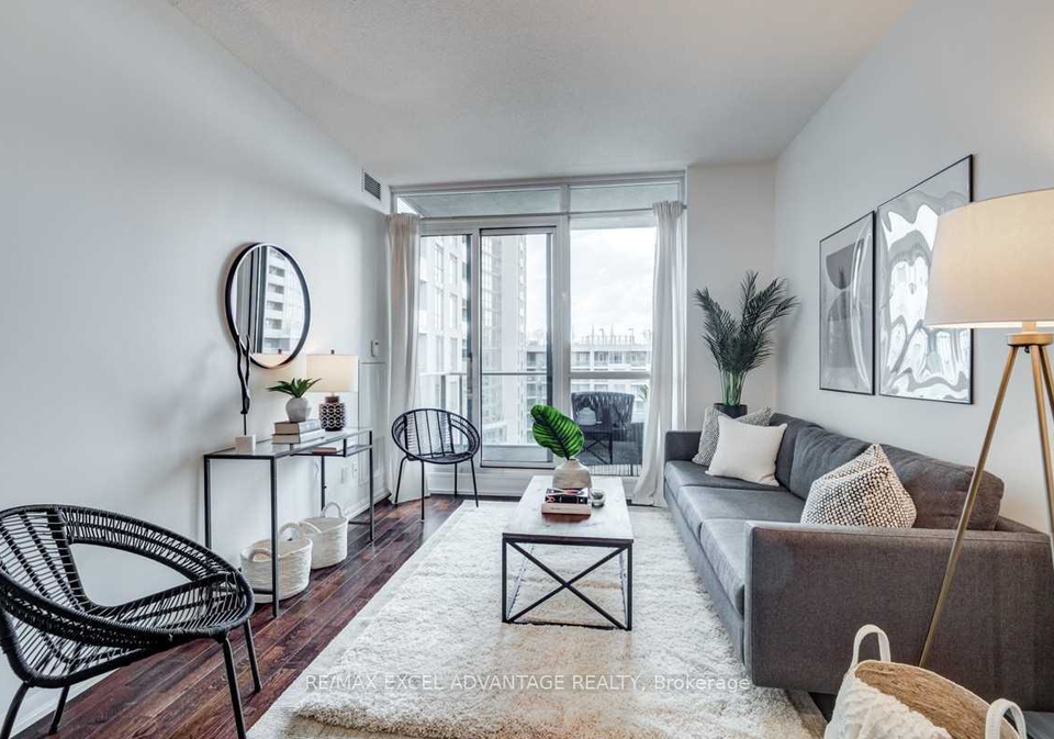 209-fort-york-boulevard-toronto-ontario-c12903640