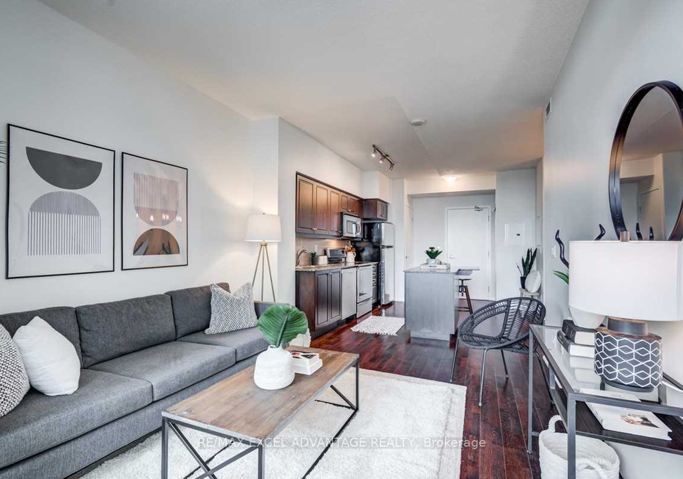 209-fort-york-boulevard-toronto-ontario-c12903640