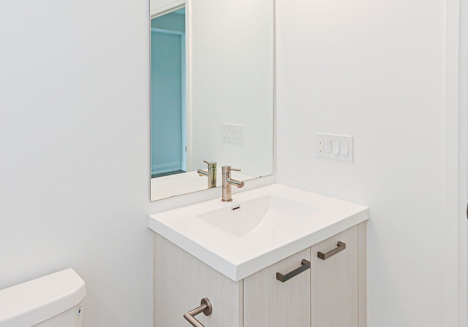 20-soudan-avenue-toronto-ontario-c12904564