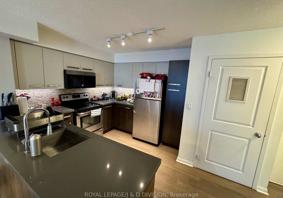 11-st-joseph-street-toronto-ontario-c12904660