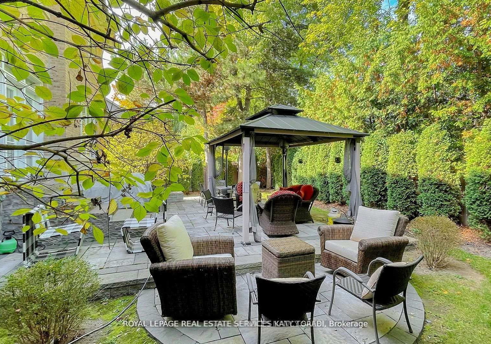1b-carluke-crescent-north-york-ontario-c12904762