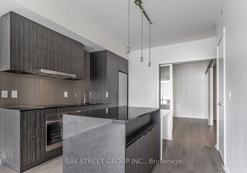 1-bloor-street-e-toronto-ontario-c12905022
