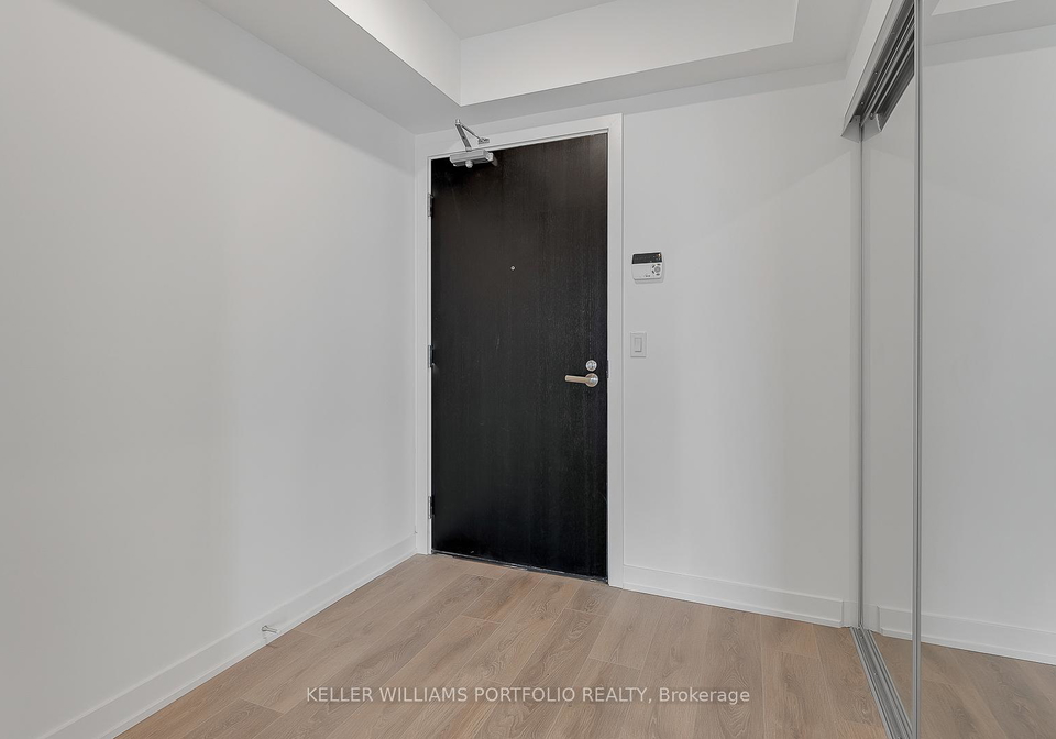 501-yonge-street-toronto-ontario-c12905128