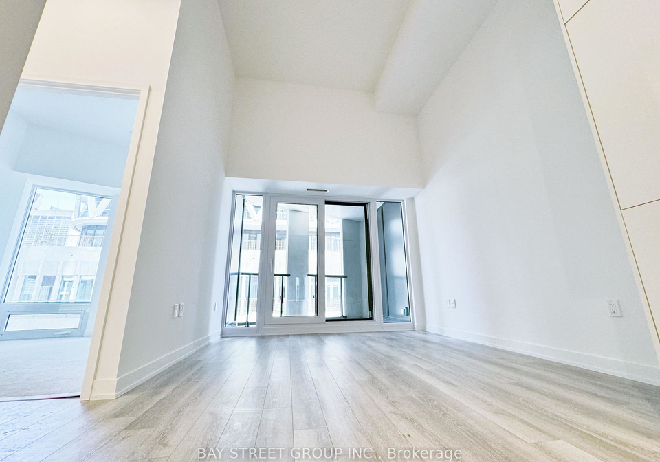 238-simcoe-street-toronto-ontario-c12905254