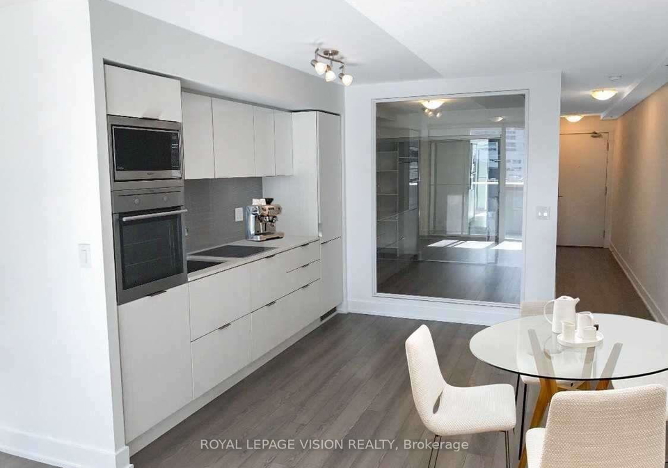 318-richmond-street-w-toronto-ontario-c12905442