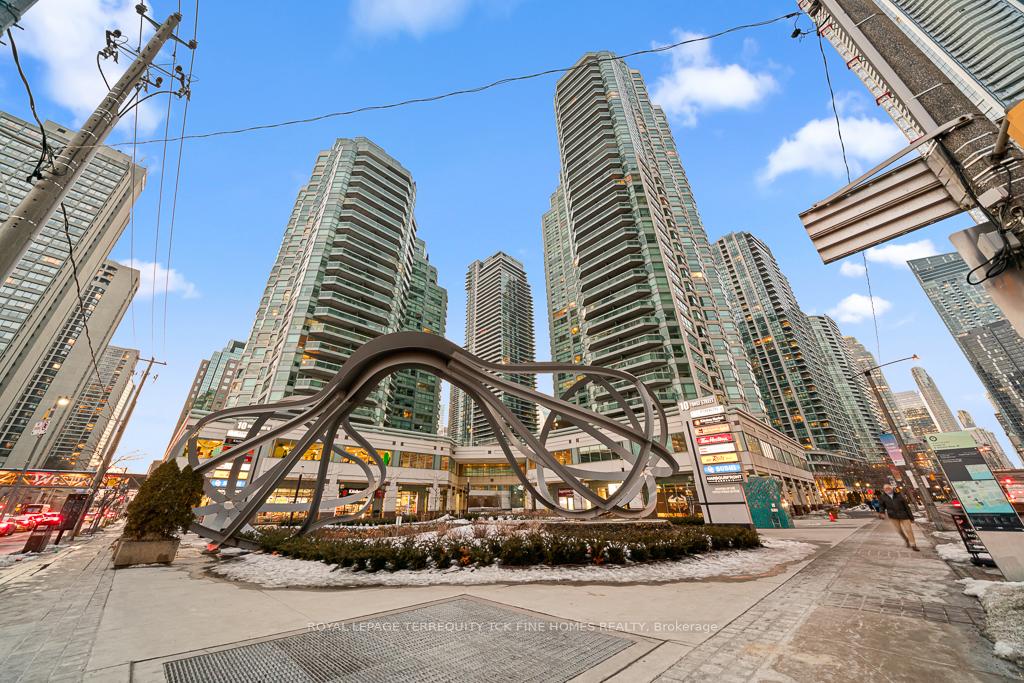 10-yonge-street-toronto-ontario-c12905456