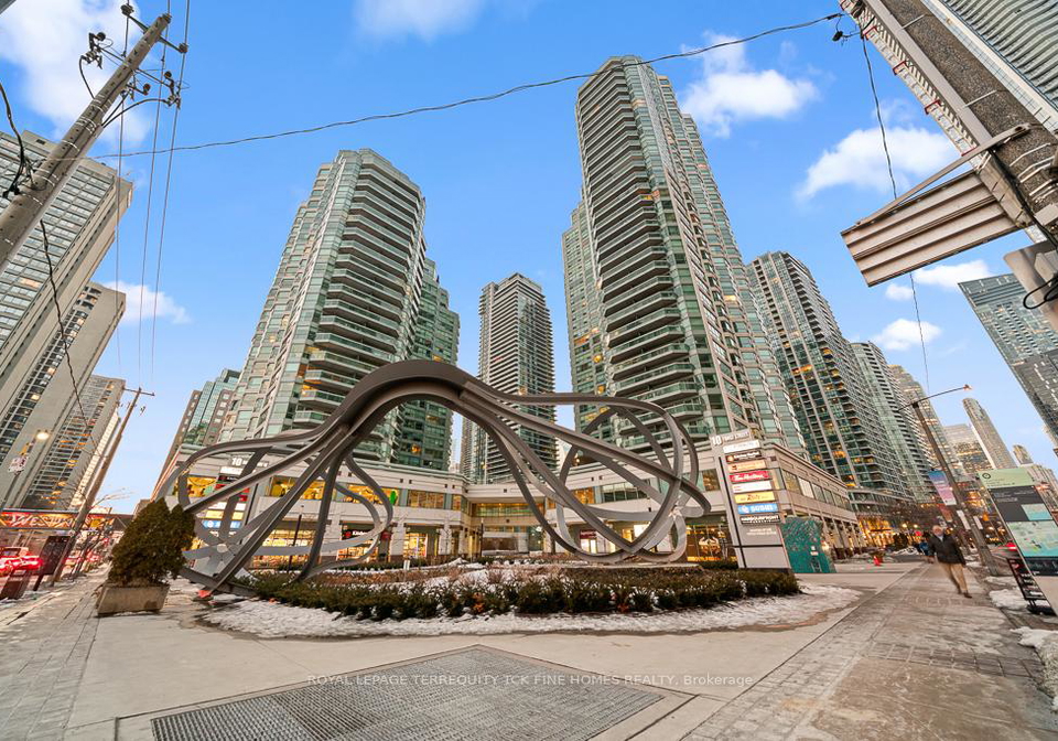 10-yonge-street-toronto-ontario-c12905456