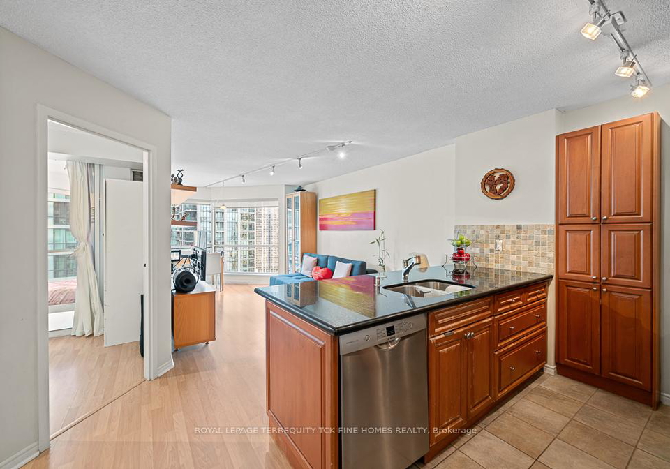 10-yonge-street-toronto-ontario-c12905456